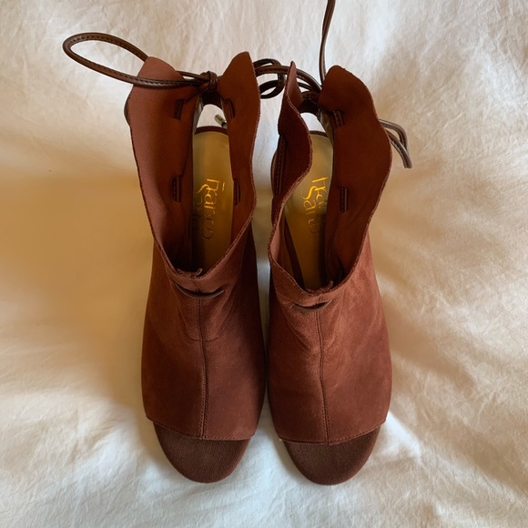 Open toed leather heeled bootie - Picture 2 of 6